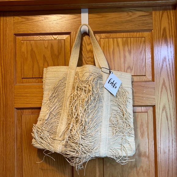 Beyond The Beach Straw Bag - Picture 2 of 6